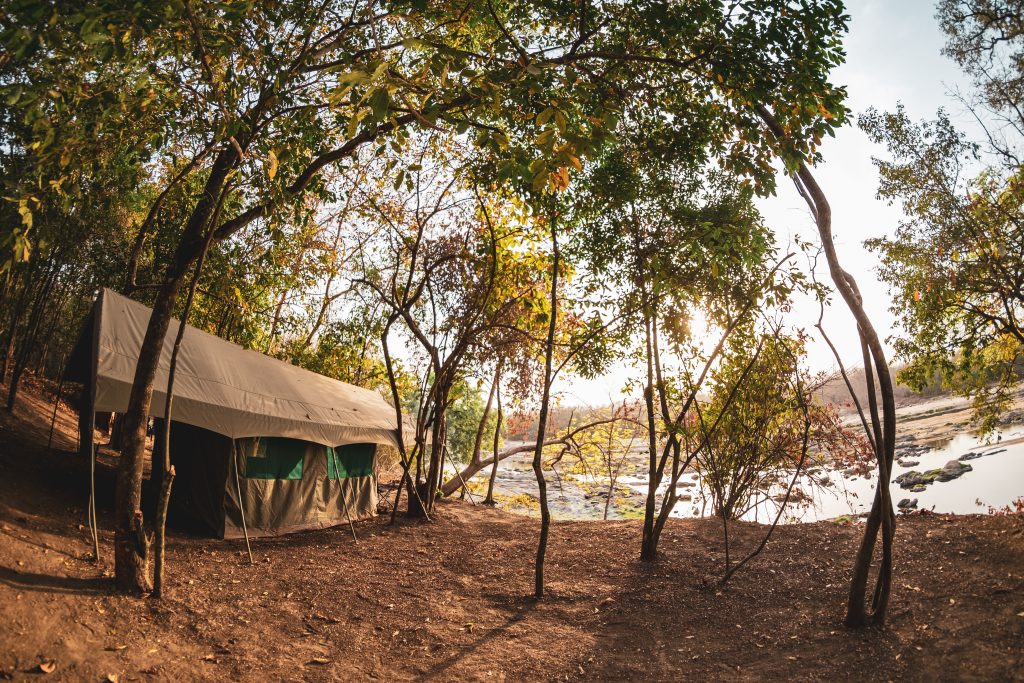 Gassa camp, Faro River