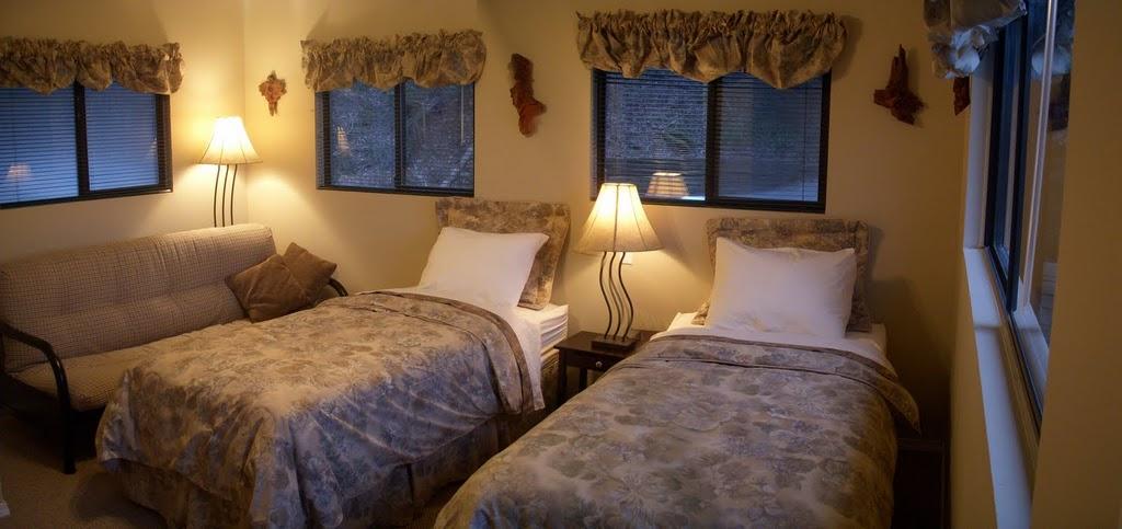 Lodge accommodation in Canada,  Fraser River sturgeon salmon fishing trip