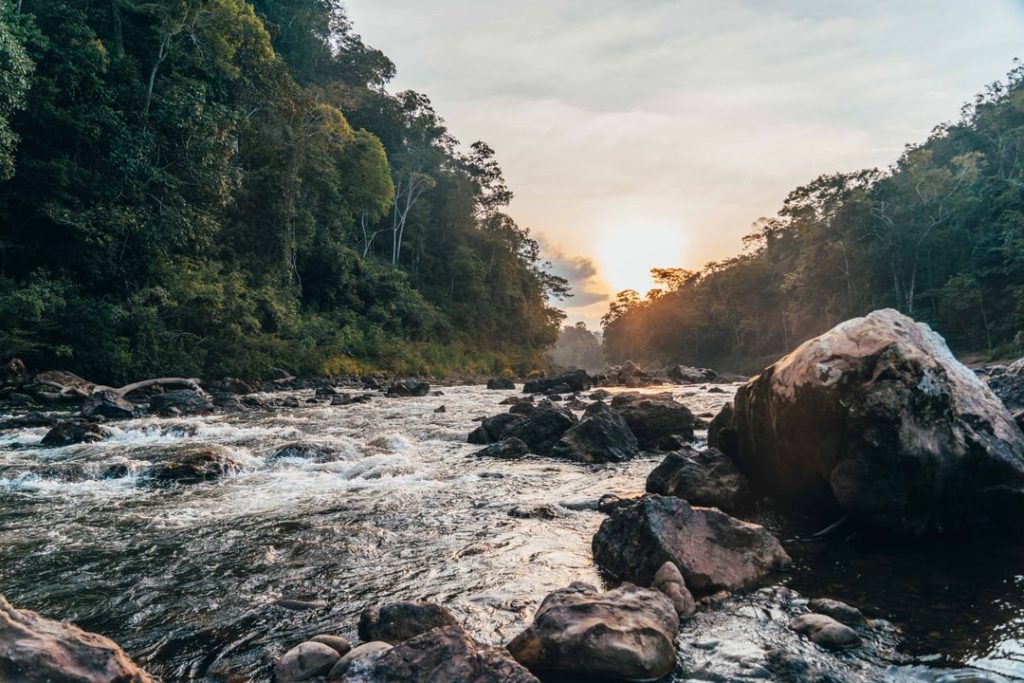 The Middle Secution of the Bolivia Secure River