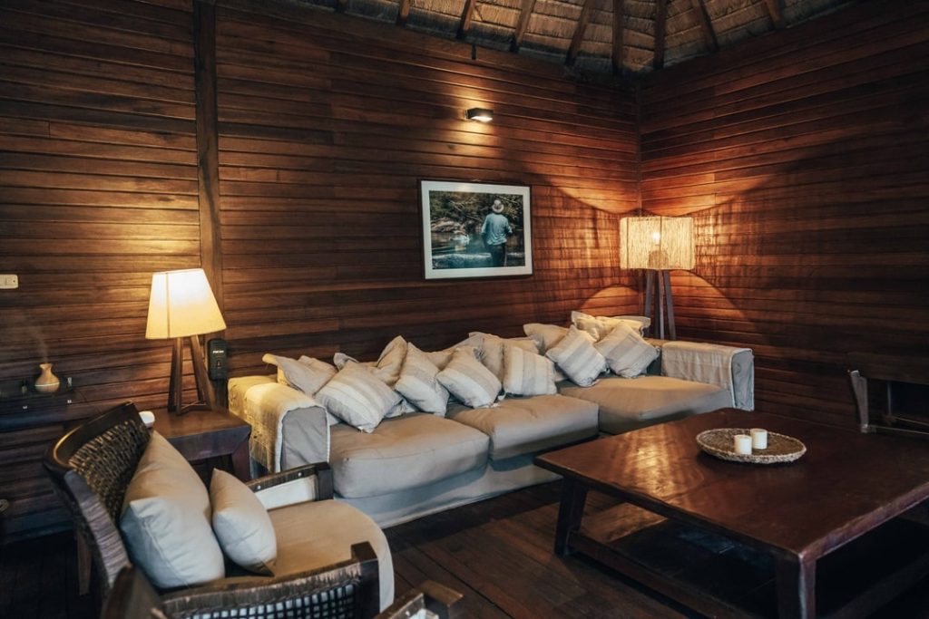 Bolivia Pluma Lodge accommodation - Lounge area