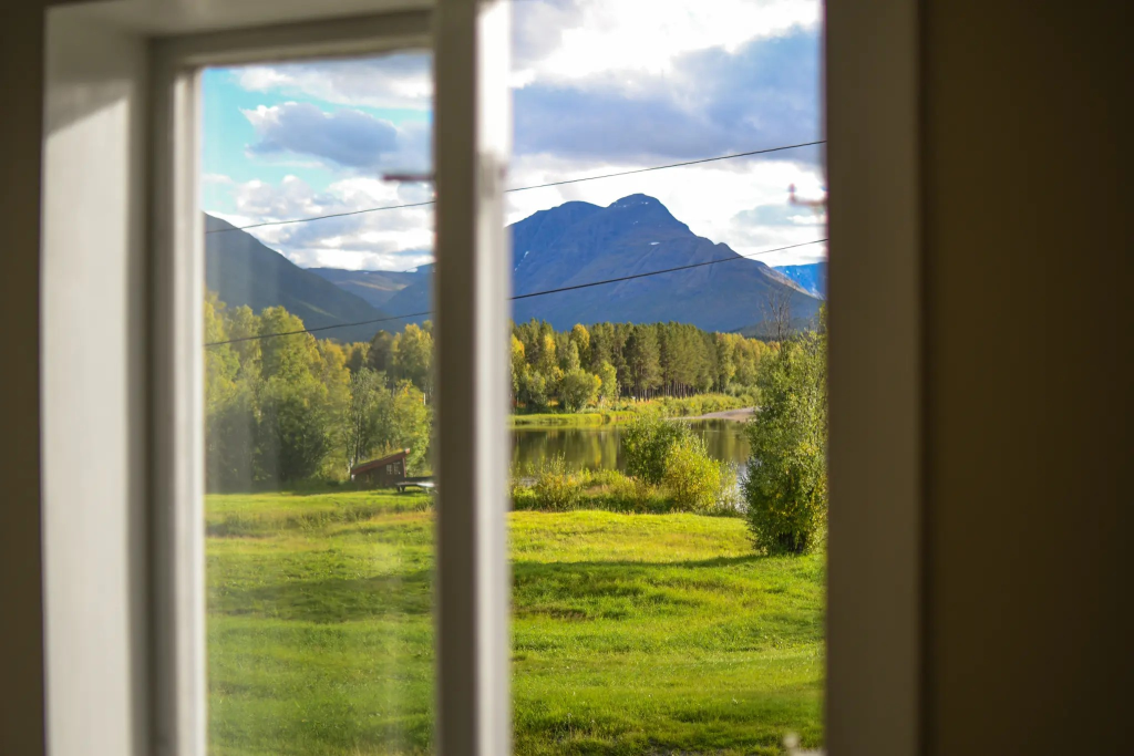 The idyllic and traditional Rundhaug Gjestegård hotel view